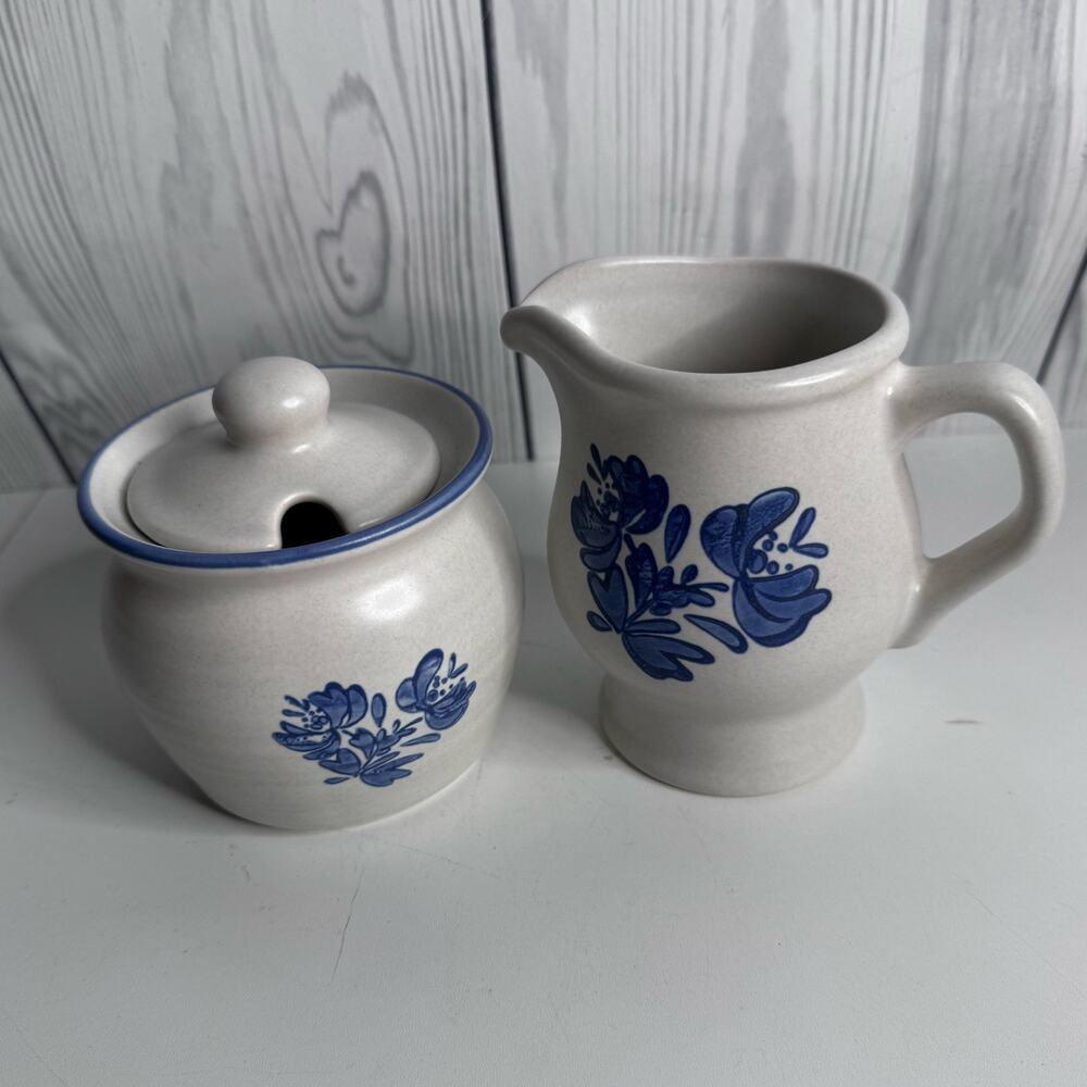 Pfaltzgraff Stoneware Yorktowne Creamer & Sugar Bowl VINTAGE